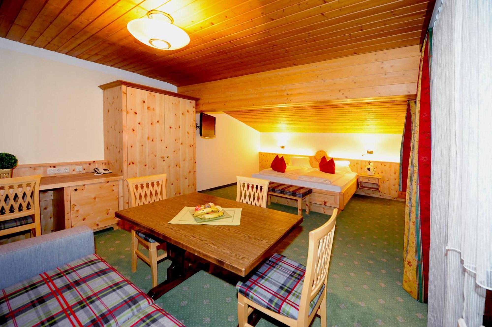 Ski In Ski Out Hotel Unterellmau Saalbach-Hinterglemm Chambre photo